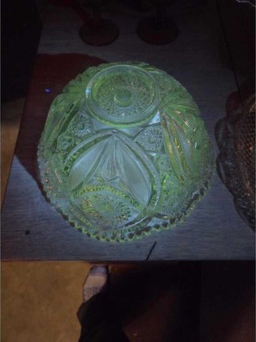 VTG Manganese Clear Glass Bowl Starburst UV Glow 365nm AS-IS Chipped/Read - Picture 2 of 8